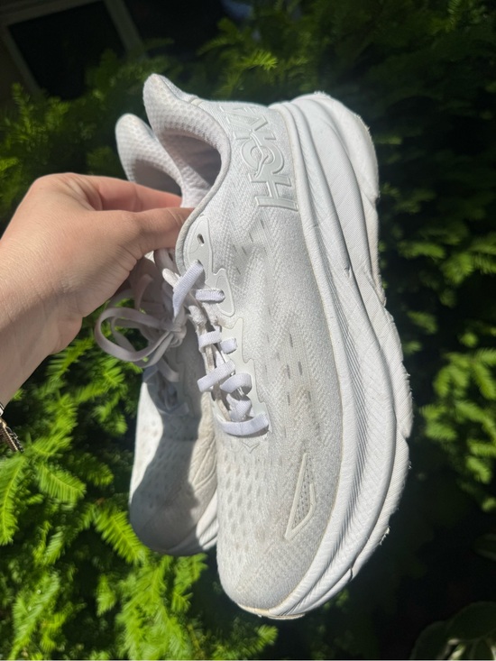 Hoka Shoes - Hoka Women's All-White Road Running CLIFTON 9 Sneakers